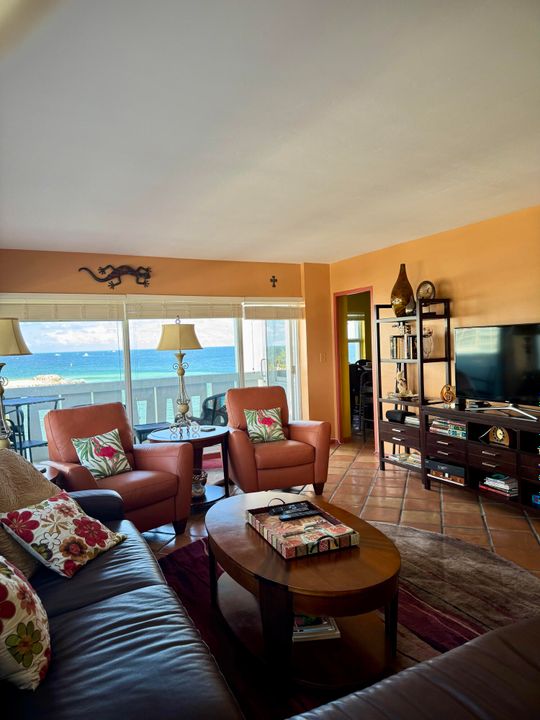 Active With Contract: $3,800 (2 beds, 2 baths, 1510 Square Feet)