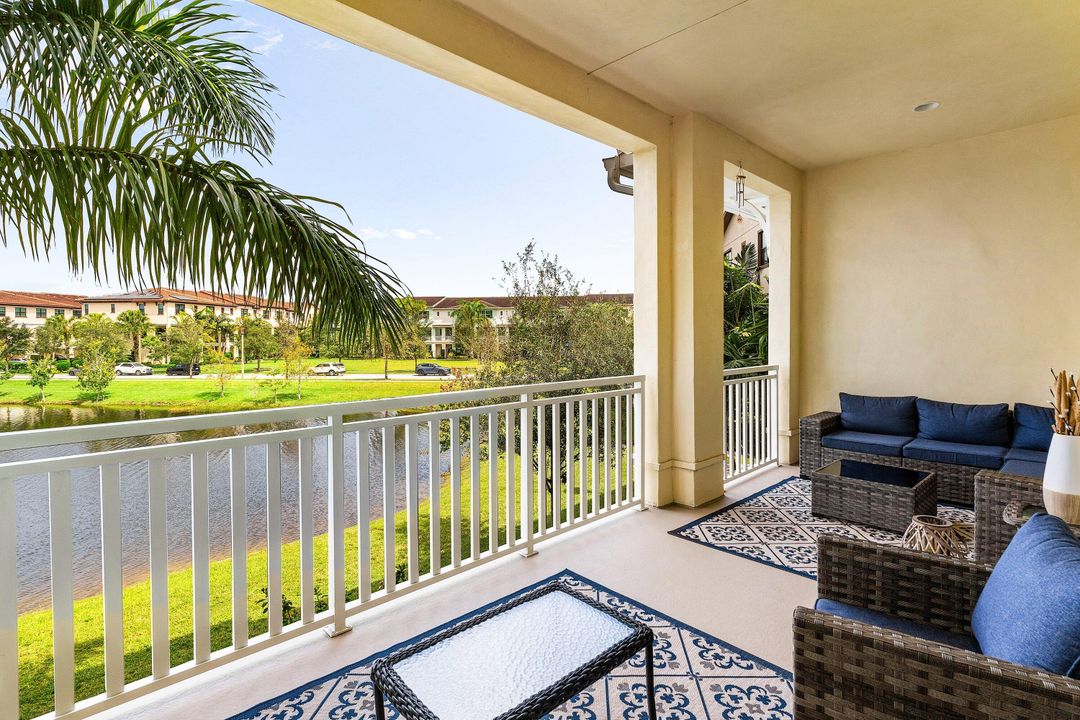 Activo con contrato: $880,000 (3 camas, 3 baños, 2252 Pies cuadrados)