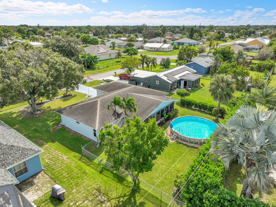 Active With Contract: $385,000 (3 beds, 2 baths, 1742 Square Feet)