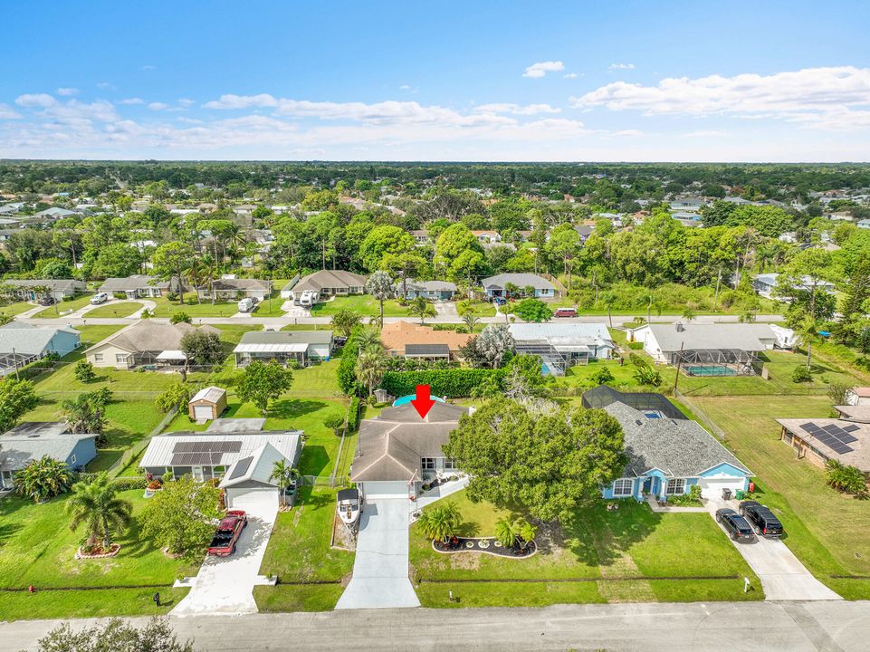 Active With Contract: $385,000 (3 beds, 2 baths, 1742 Square Feet)