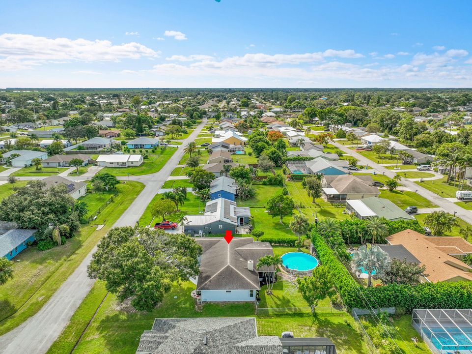 Active With Contract: $385,000 (3 beds, 2 baths, 1742 Square Feet)