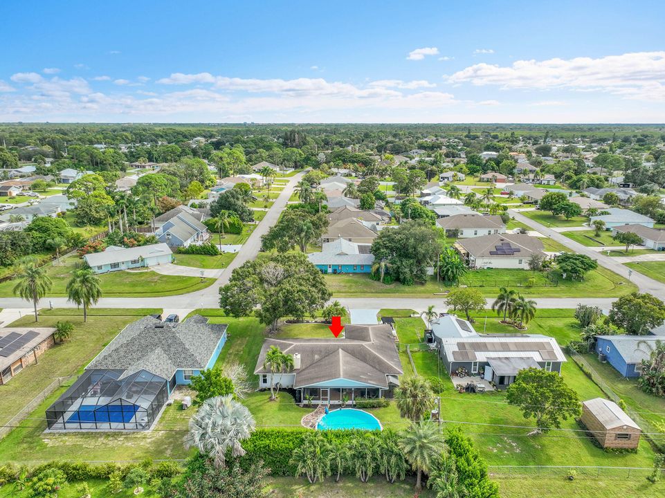 Active With Contract: $385,000 (3 beds, 2 baths, 1742 Square Feet)