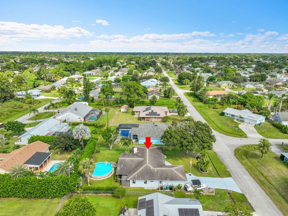 Active With Contract: $385,000 (3 beds, 2 baths, 1742 Square Feet)