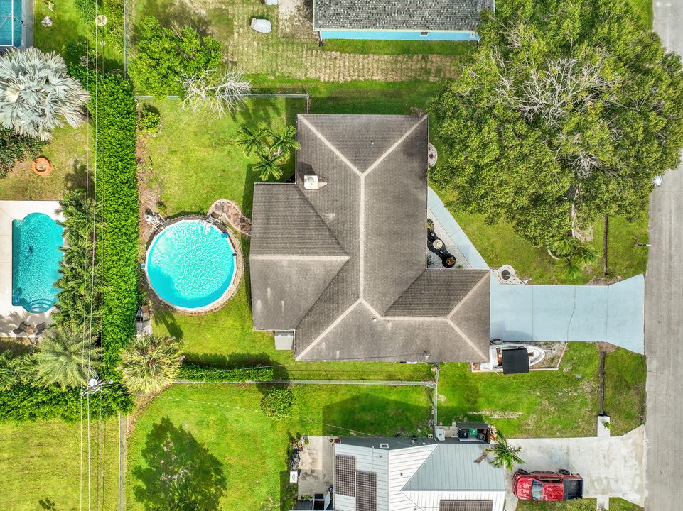 Active With Contract: $385,000 (3 beds, 2 baths, 1742 Square Feet)