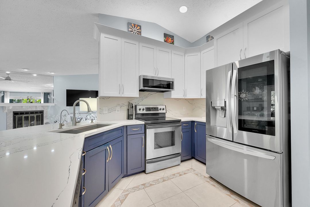 Active With Contract: $385,000 (3 beds, 2 baths, 1742 Square Feet)