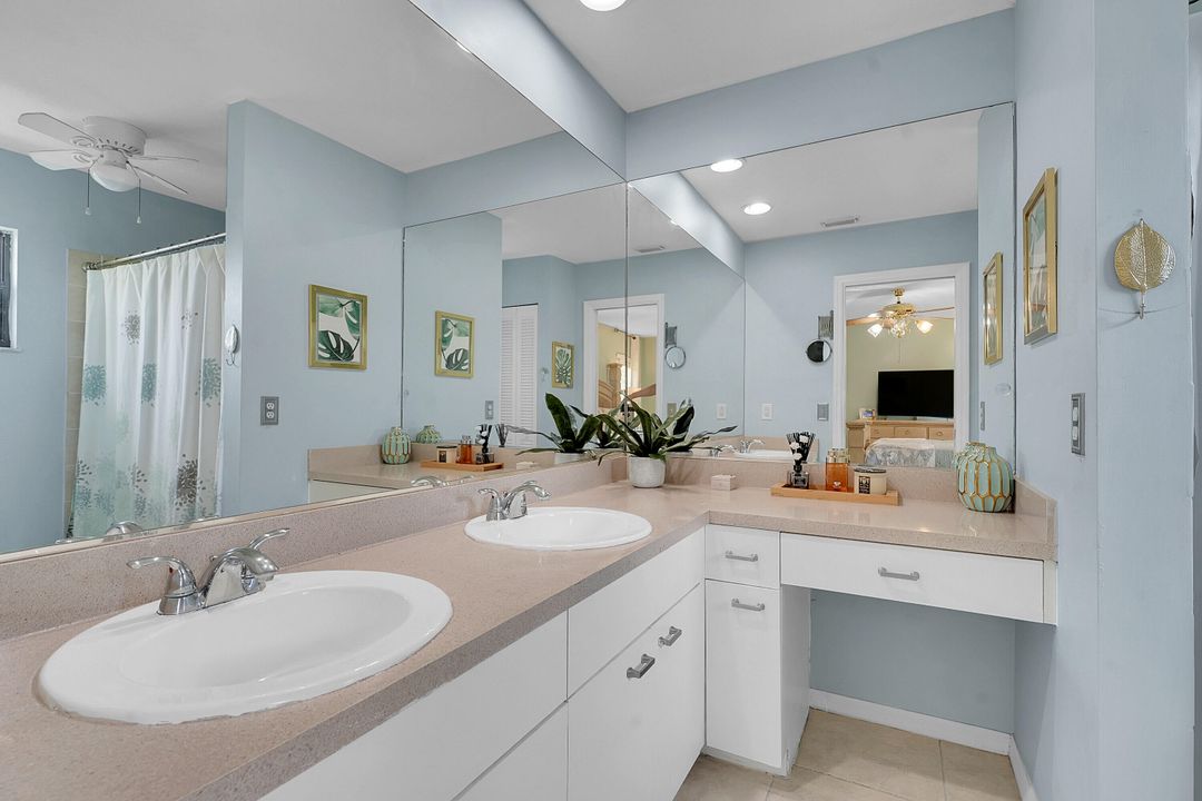 Active With Contract: $385,000 (3 beds, 2 baths, 1742 Square Feet)