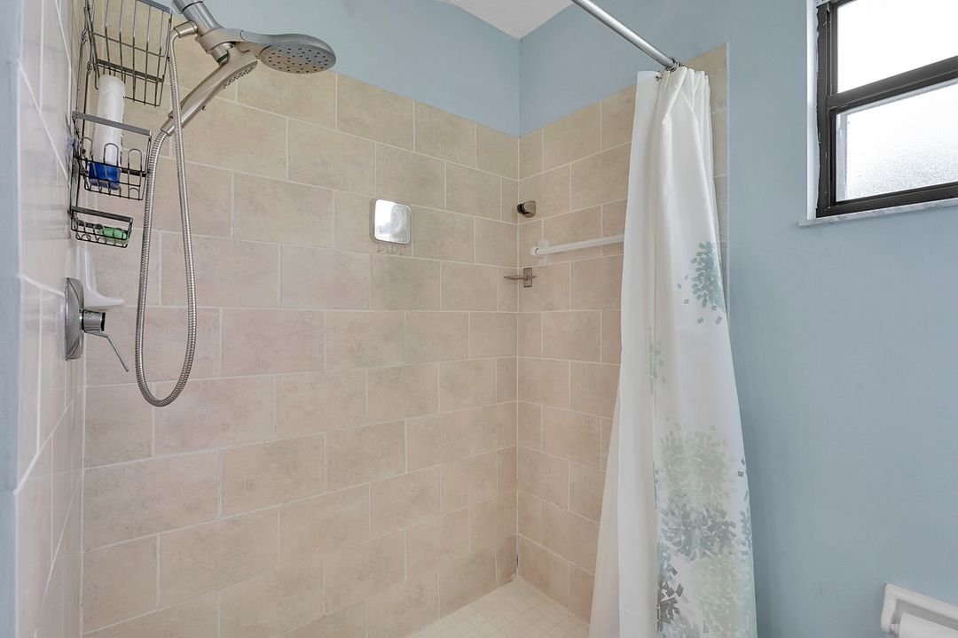 Active With Contract: $385,000 (3 beds, 2 baths, 1742 Square Feet)