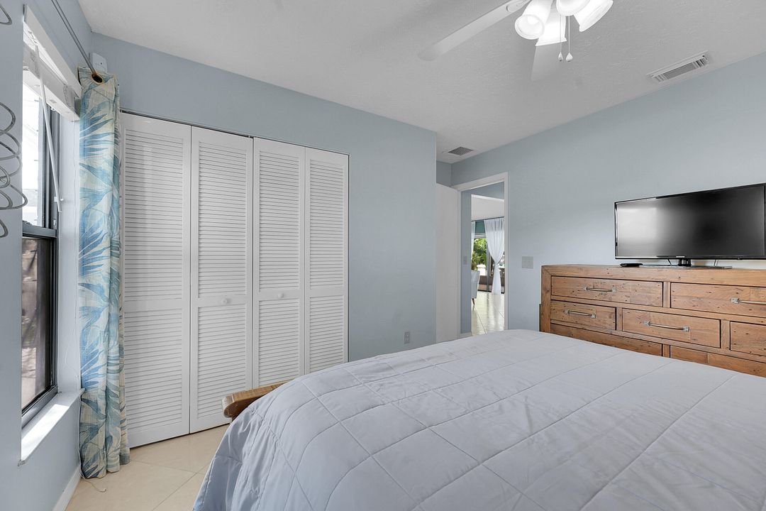 Active With Contract: $385,000 (3 beds, 2 baths, 1742 Square Feet)