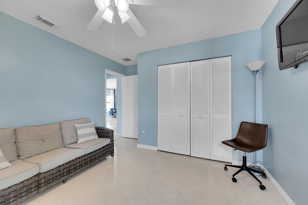 Active With Contract: $385,000 (3 beds, 2 baths, 1742 Square Feet)