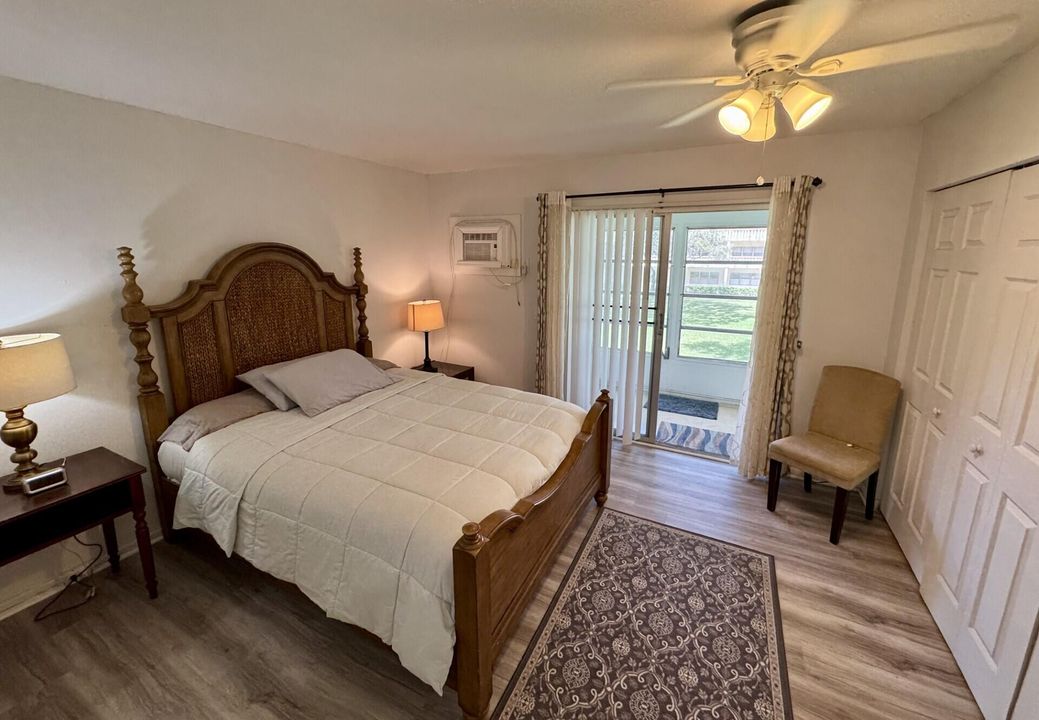 Active With Contract: $1,300 (1 beds, 1 baths, 600 Square Feet)