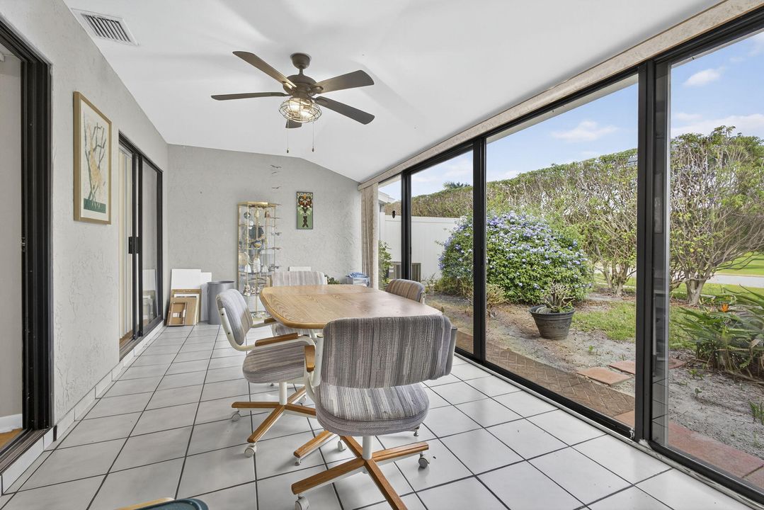 For Sale: $199,900 (2 beds, 2 baths, 1127 Square Feet)