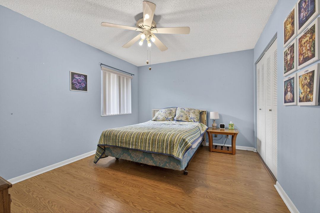 For Sale: $199,900 (2 beds, 2 baths, 1127 Square Feet)