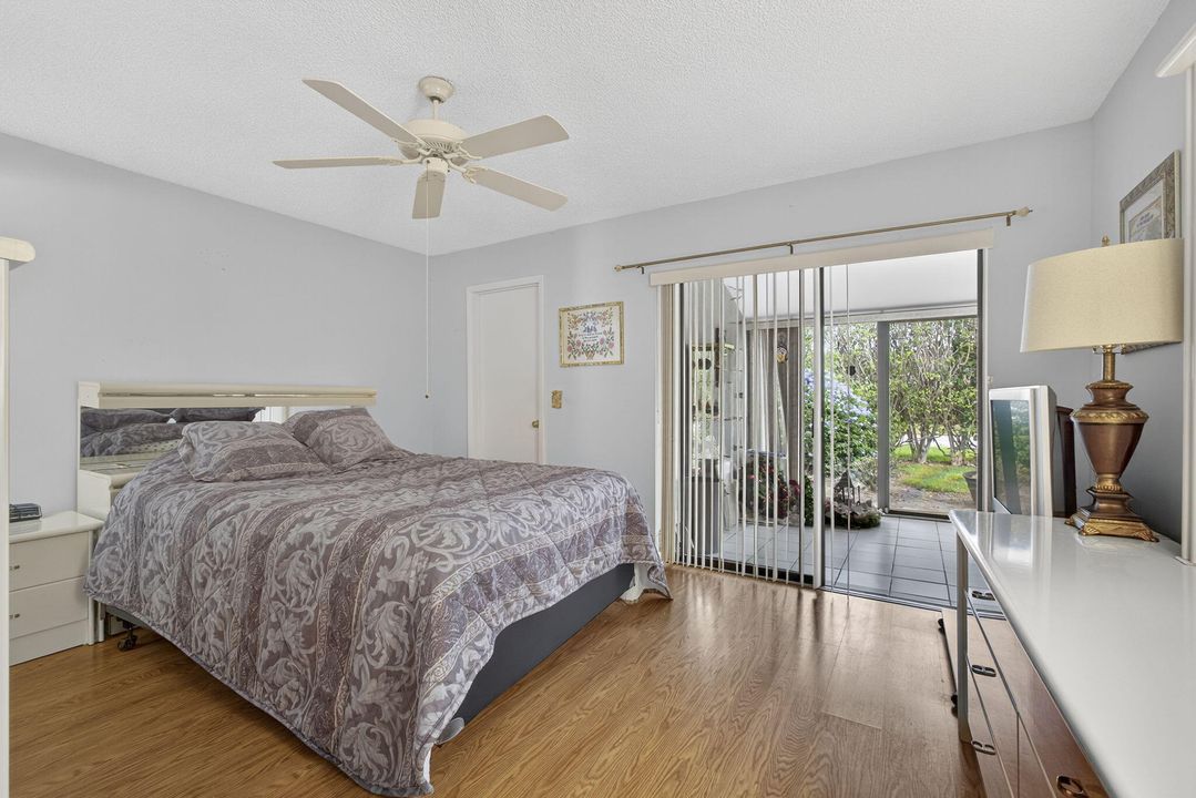 For Sale: $199,900 (2 beds, 2 baths, 1127 Square Feet)