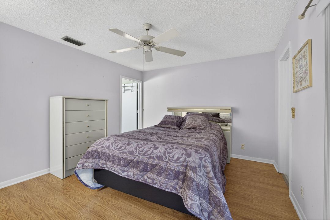 For Sale: $199,900 (2 beds, 2 baths, 1127 Square Feet)