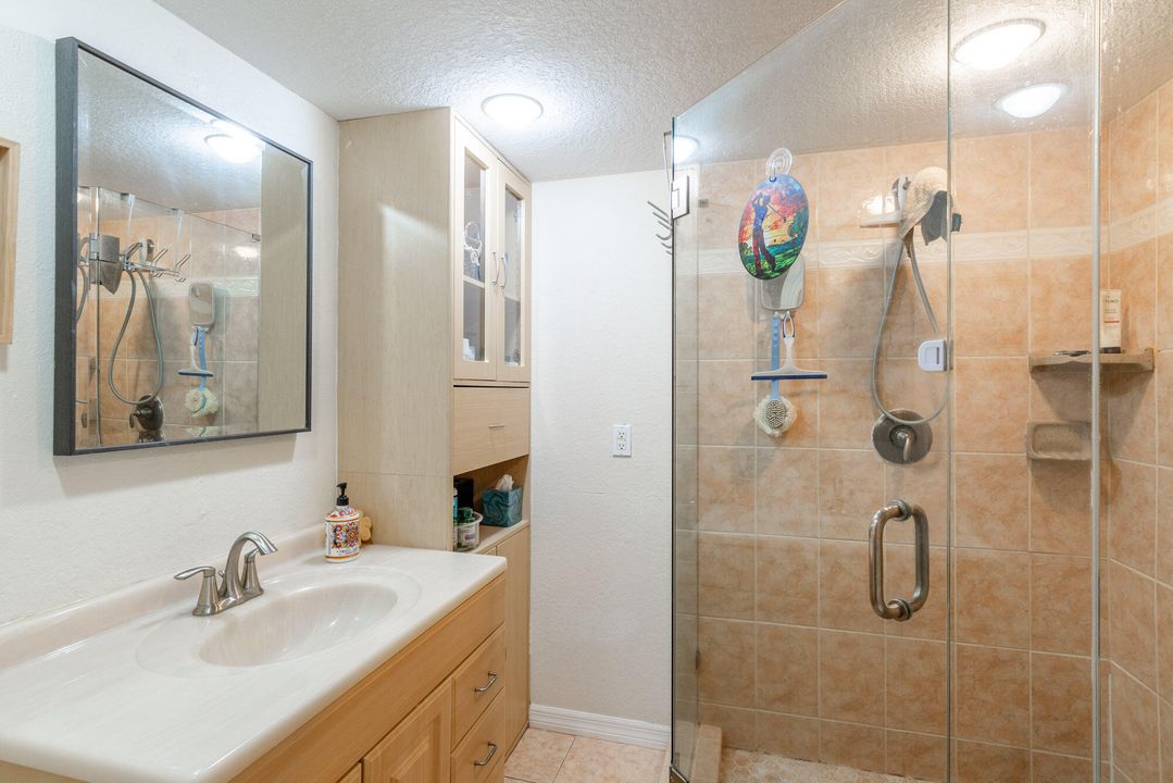 合同活跃: $2,350 (2 贝兹, 2 浴室, 1236 平方英尺)