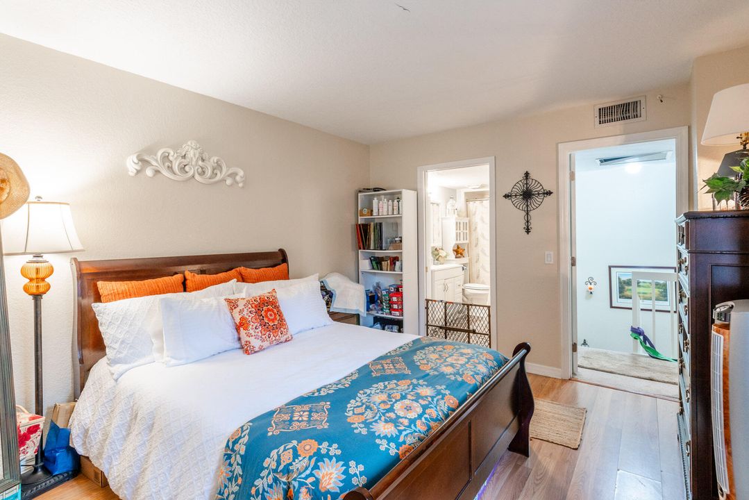 合同活跃: $2,350 (2 贝兹, 2 浴室, 1236 平方英尺)