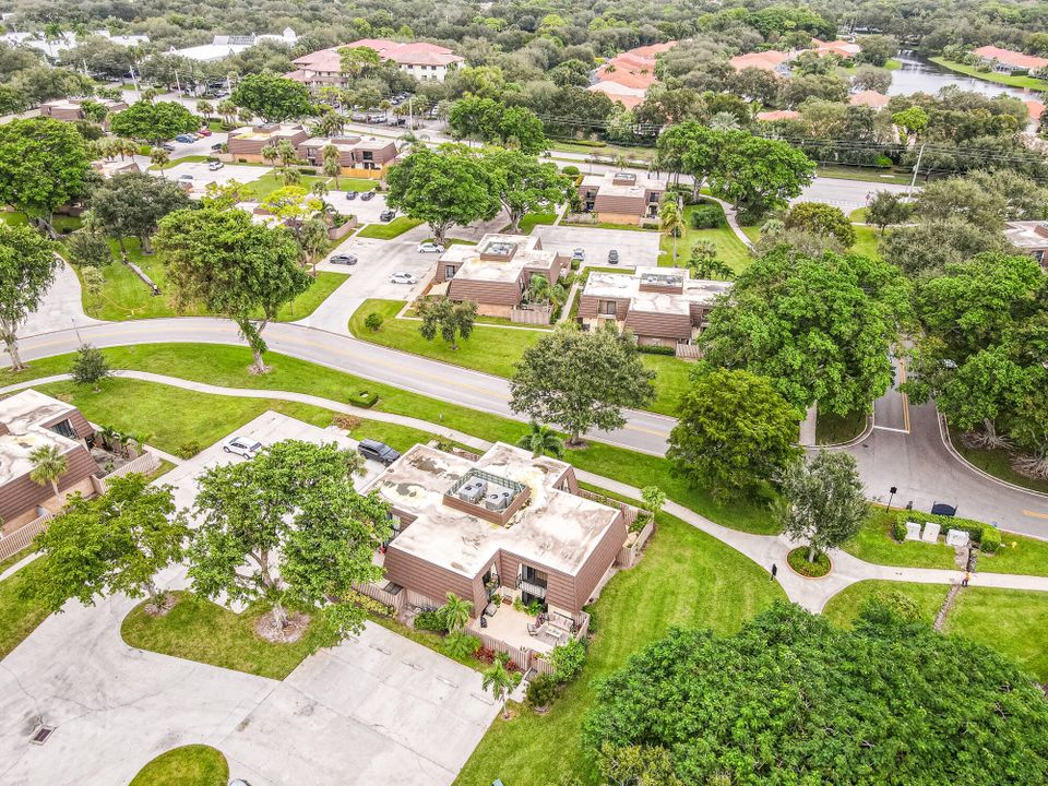 合同活跃: $2,350 (2 贝兹, 2 浴室, 1236 平方英尺)