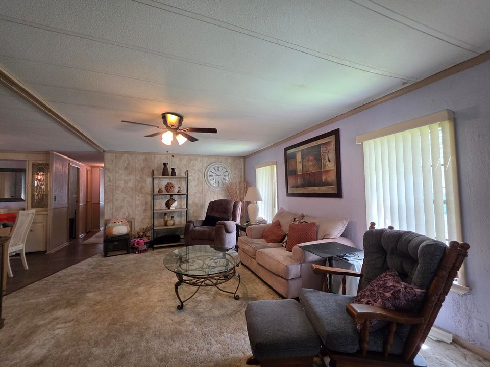 待售: $59,999 (2 贝兹, 2 浴室, 1380 平方英尺)