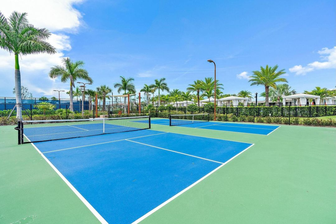 Activo con contrato: $880,000 (3 camas, 3 baños, 2252 Pies cuadrados)