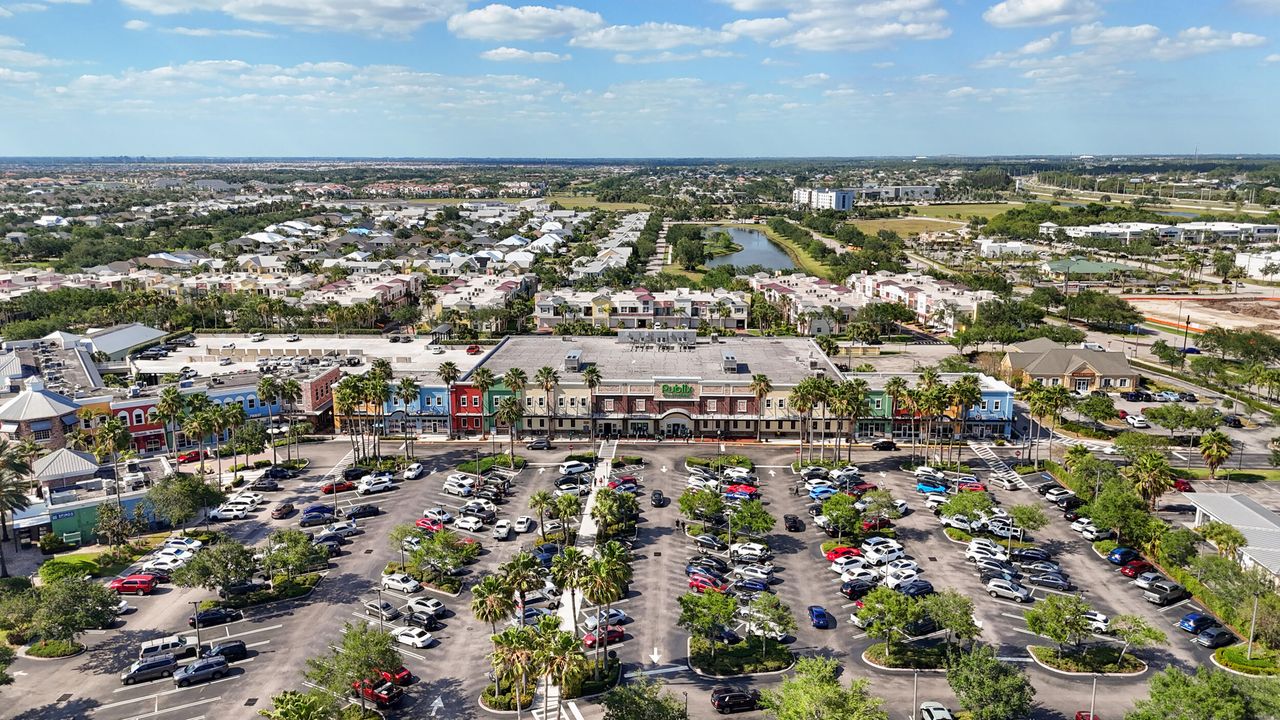 待售: $630,000 (4 贝兹, 3 浴室, 2358 平方英尺)