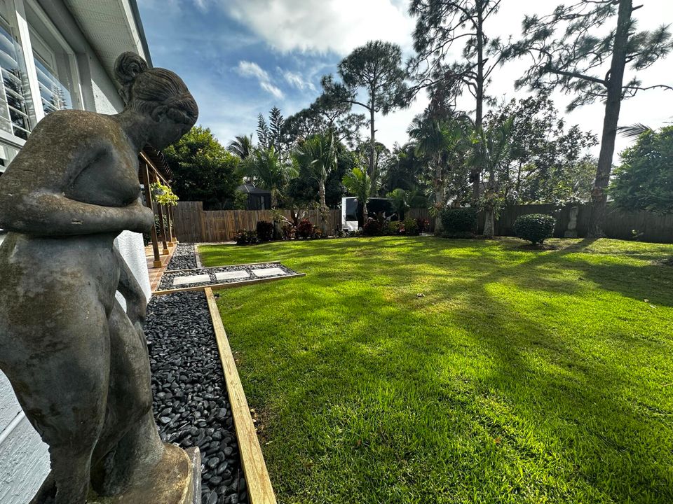 Active With Contract: $3,000 (3 beds, 2 baths, 1836 Square Feet)