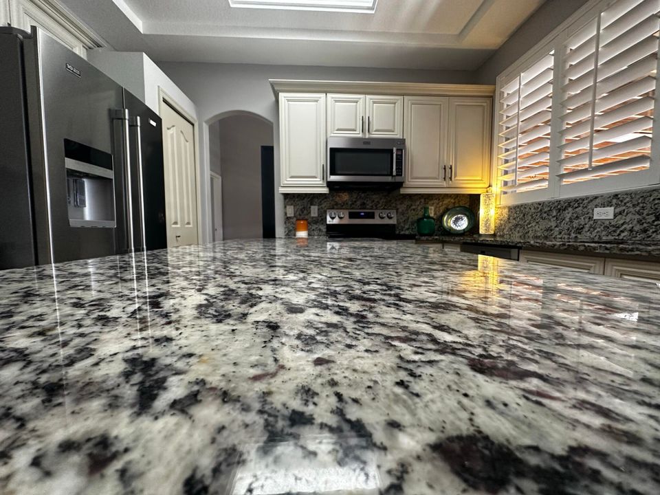 Active With Contract: $3,000 (3 beds, 2 baths, 1836 Square Feet)