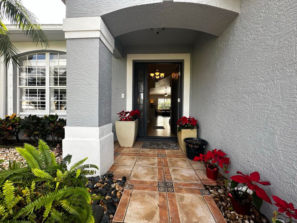 Active With Contract: $3,000 (3 beds, 2 baths, 1836 Square Feet)