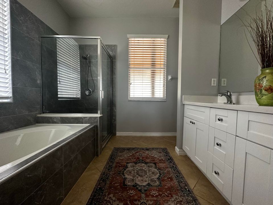 Active With Contract: $3,000 (3 beds, 2 baths, 1836 Square Feet)
