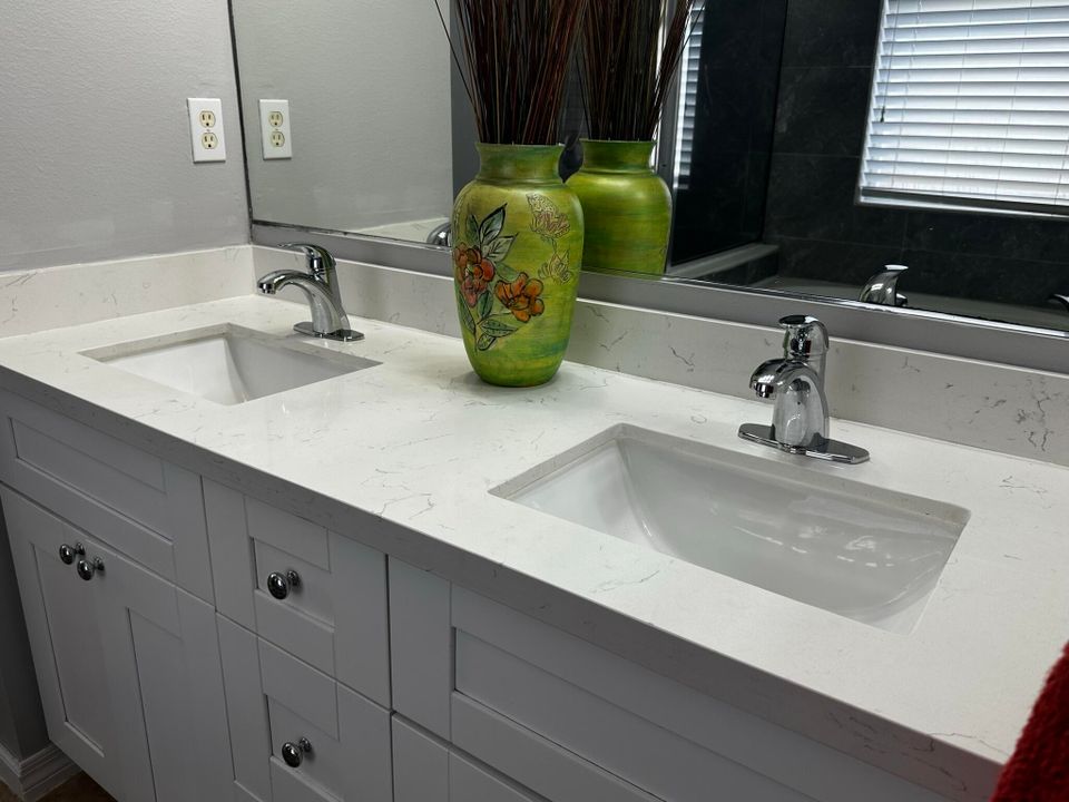 Active With Contract: $3,000 (3 beds, 2 baths, 1836 Square Feet)