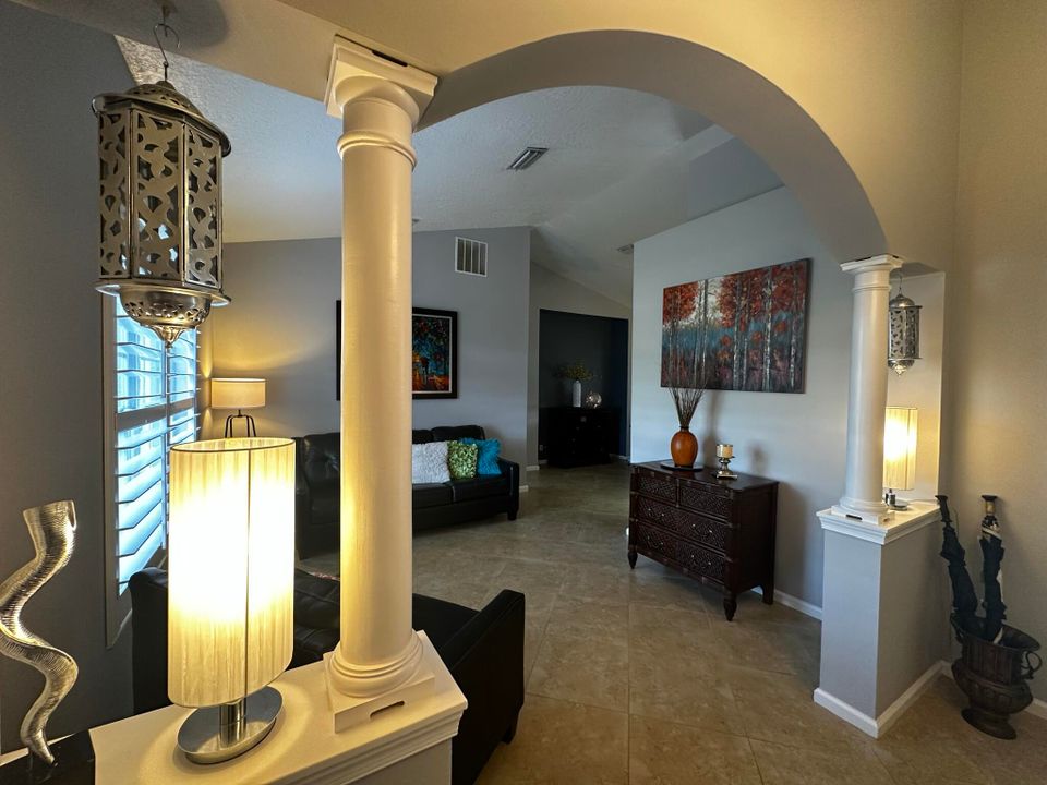 Active With Contract: $3,000 (3 beds, 2 baths, 1836 Square Feet)