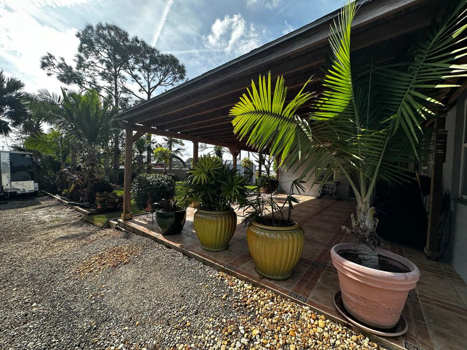 Active With Contract: $3,000 (3 beds, 2 baths, 1836 Square Feet)