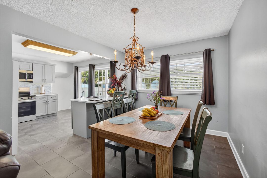 出租: $3,650 (4 贝兹, 3 浴室, 1866 平方英尺)