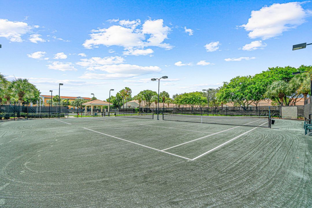 Active With Contract: $357,500 (2 beds, 2 baths, 1649 Square Feet)