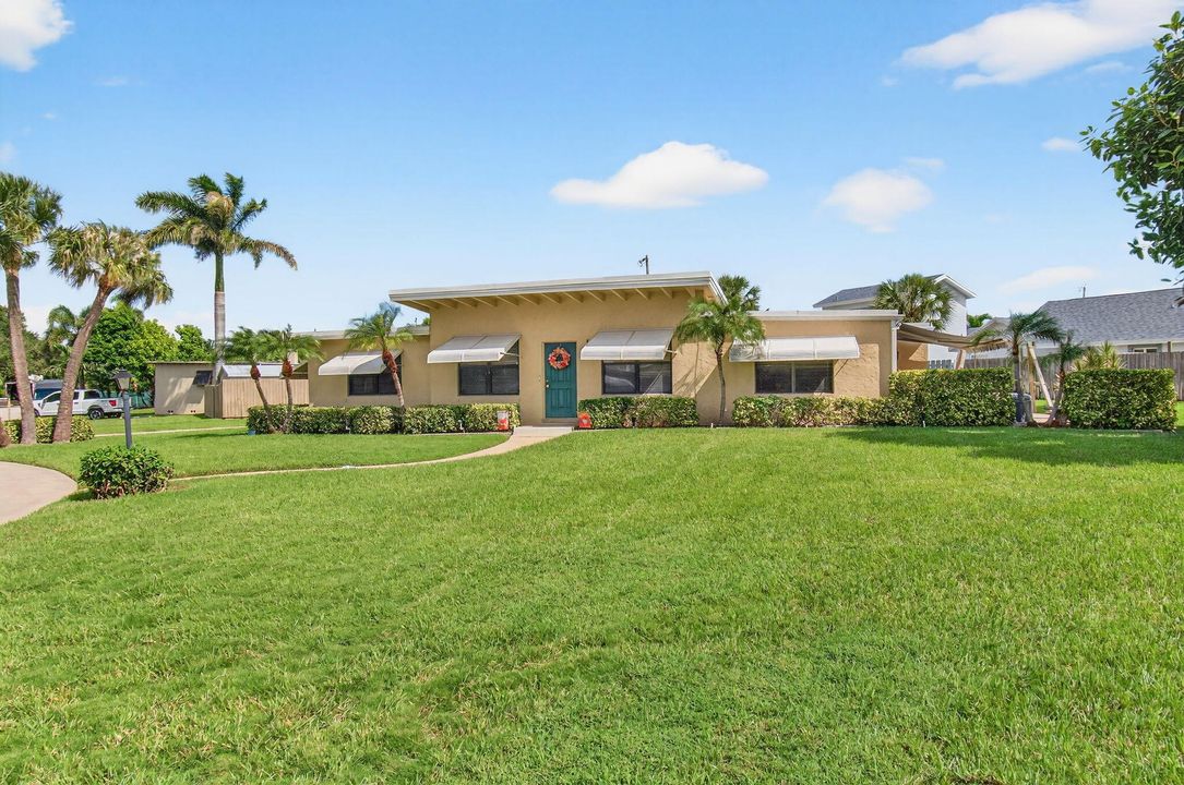 Active With Contract: $1,300,000 (3 beds, 2 baths, 1573 Square Feet)