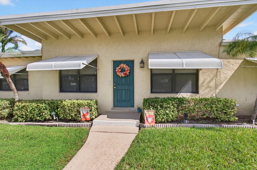 Active With Contract: $1,300,000 (3 beds, 2 baths, 1573 Square Feet)
