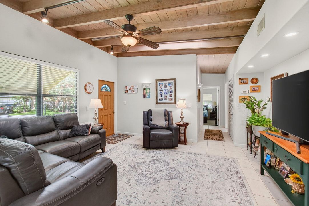 Active With Contract: $1,300,000 (3 beds, 2 baths, 1573 Square Feet)