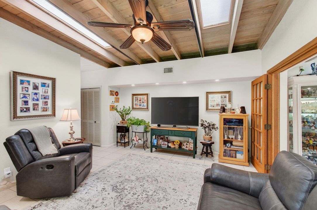 Active With Contract: $1,300,000 (3 beds, 2 baths, 1573 Square Feet)