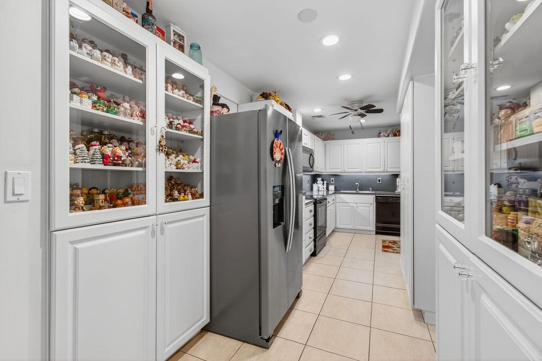 Active With Contract: $1,300,000 (3 beds, 2 baths, 1573 Square Feet)