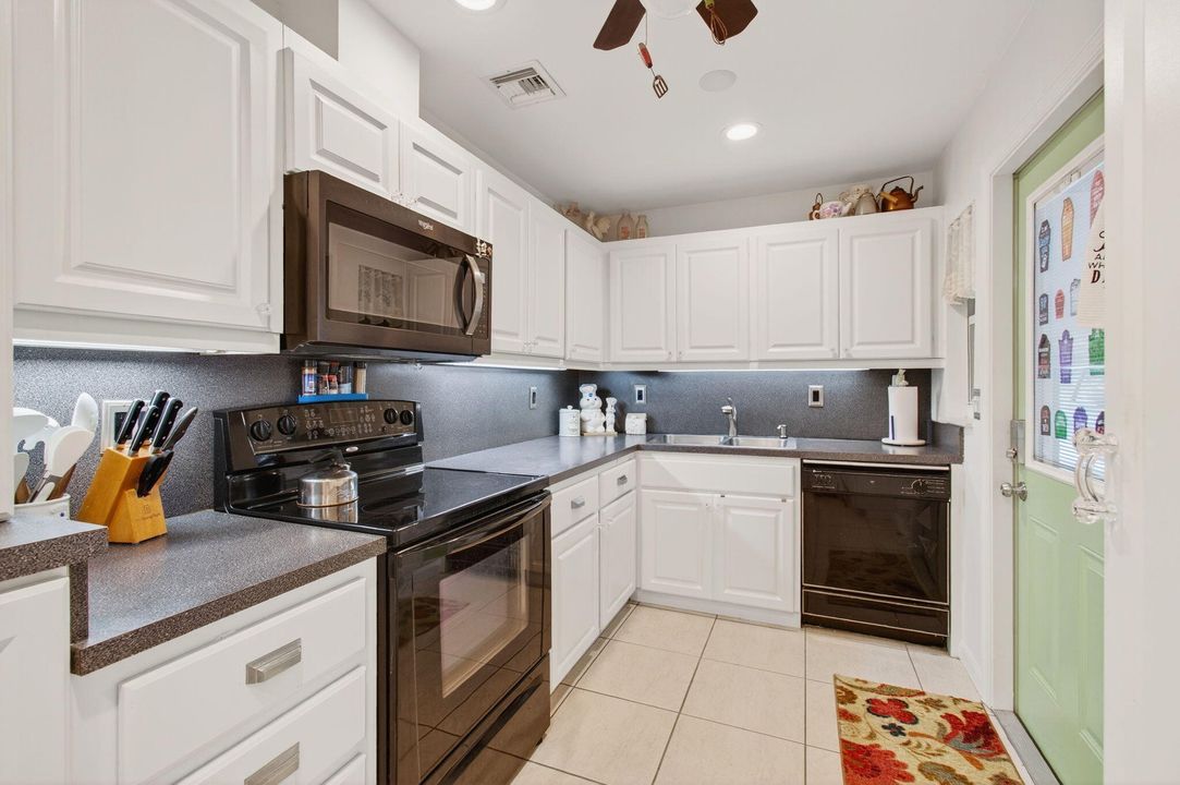 Active With Contract: $1,300,000 (3 beds, 2 baths, 1573 Square Feet)