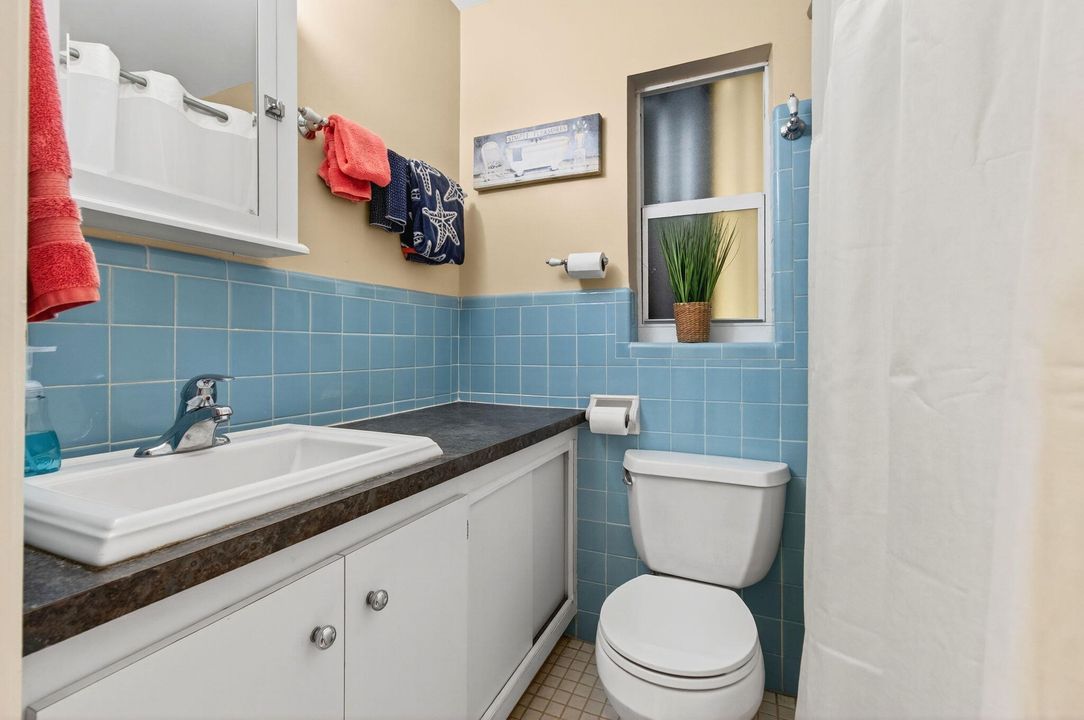 Active With Contract: $1,300,000 (3 beds, 2 baths, 1573 Square Feet)