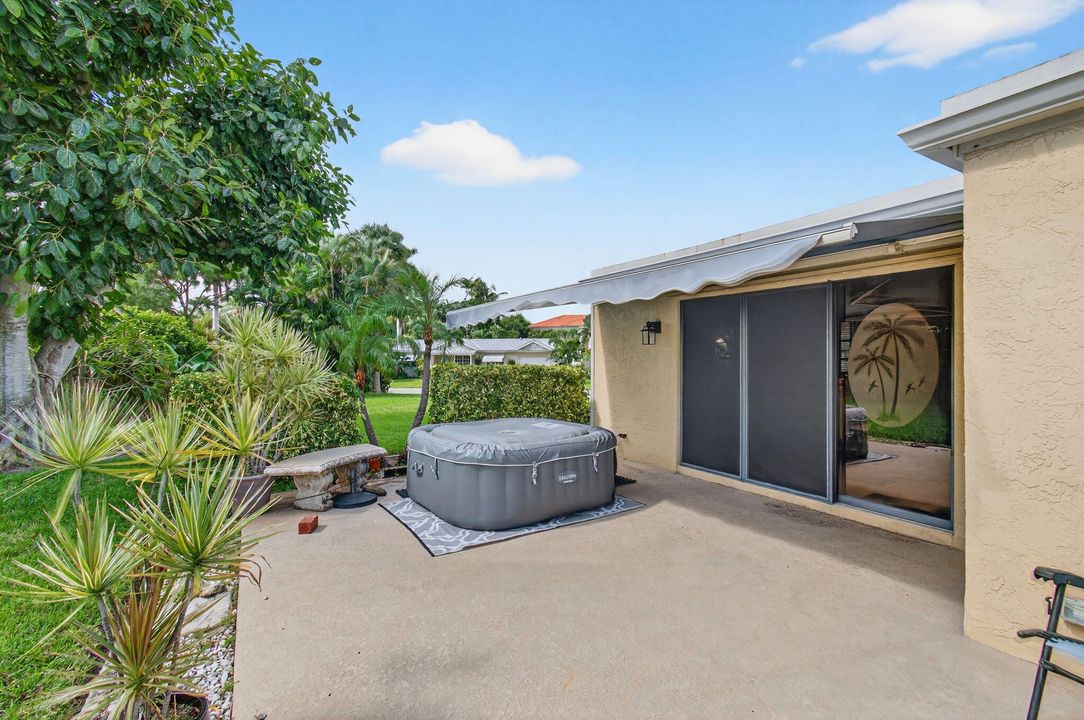 Active With Contract: $1,300,000 (3 beds, 2 baths, 1573 Square Feet)