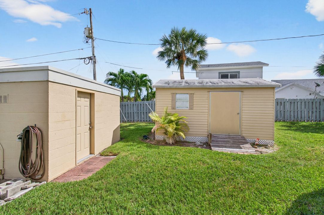 Active With Contract: $1,300,000 (3 beds, 2 baths, 1573 Square Feet)