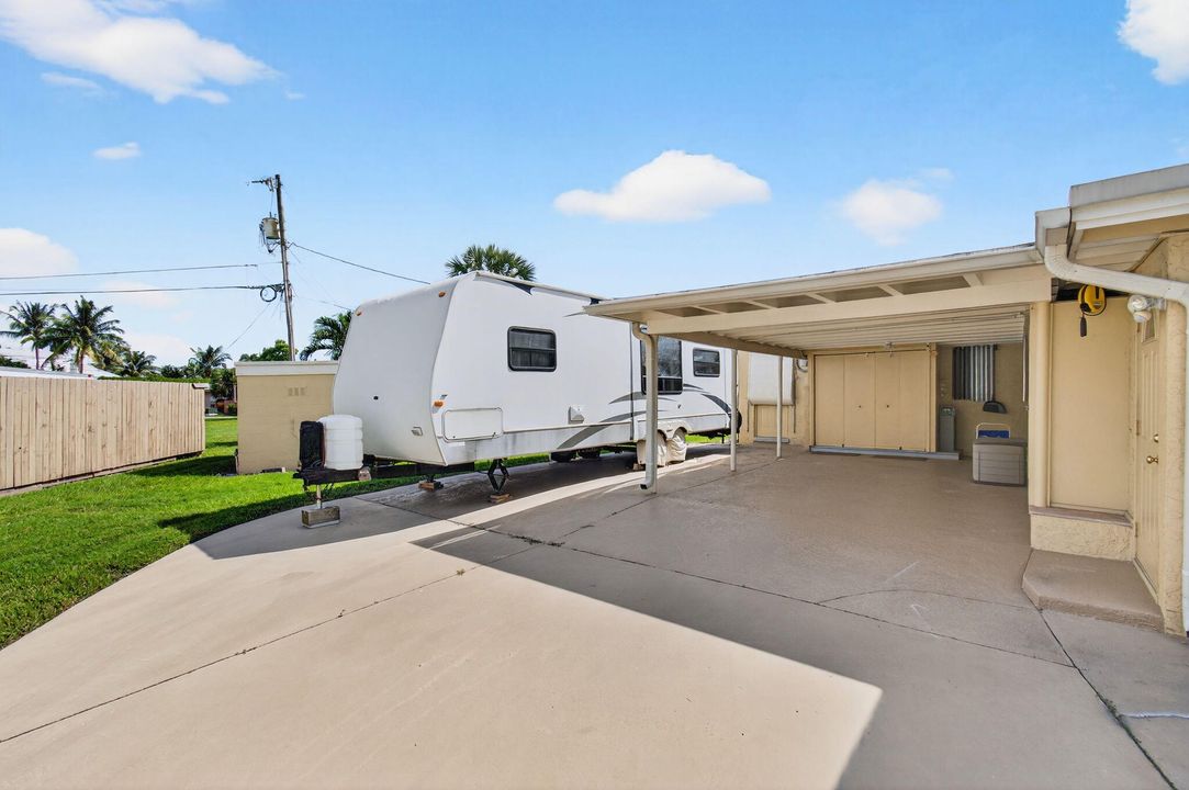 Active With Contract: $1,300,000 (3 beds, 2 baths, 1573 Square Feet)