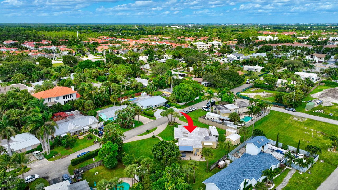 Active With Contract: $1,300,000 (3 beds, 2 baths, 1573 Square Feet)