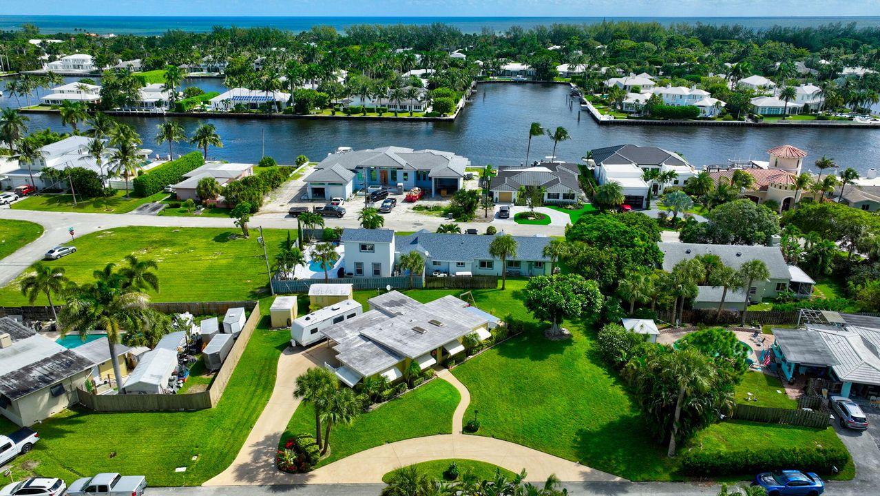 Active With Contract: $1,300,000 (3 beds, 2 baths, 1573 Square Feet)