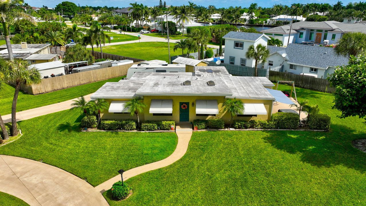 Active With Contract: $1,300,000 (3 beds, 2 baths, 1573 Square Feet)