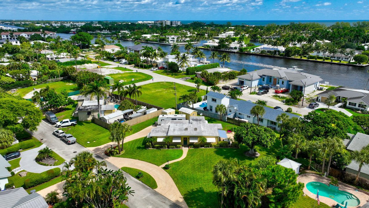 Active With Contract: $1,300,000 (3 beds, 2 baths, 1573 Square Feet)