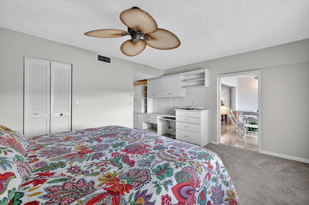 На продажу: $279,000 (2 спален, 2 ванн, 1172 Квадратных фут)