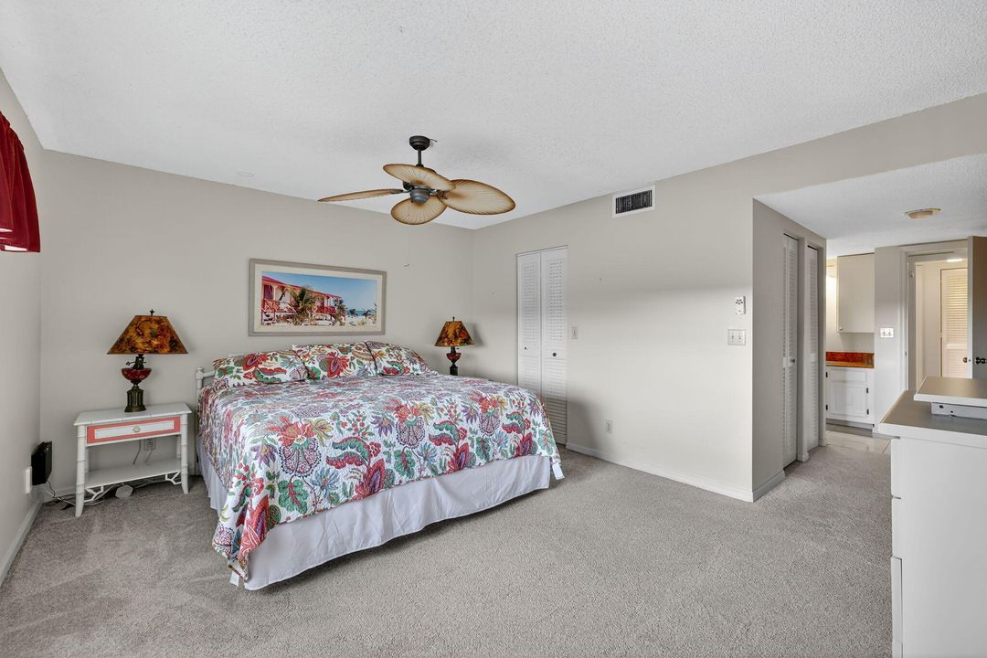 На продажу: $279,000 (2 спален, 2 ванн, 1172 Квадратных фут)