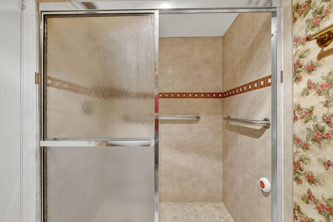 На продажу: $279,000 (2 спален, 2 ванн, 1172 Квадратных фут)